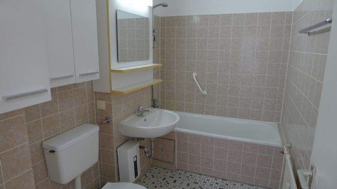 Etagenwohnung Steinbach - 2 Zimmer, 60 m&sup2;, 690&euro; | Angebot:25673135