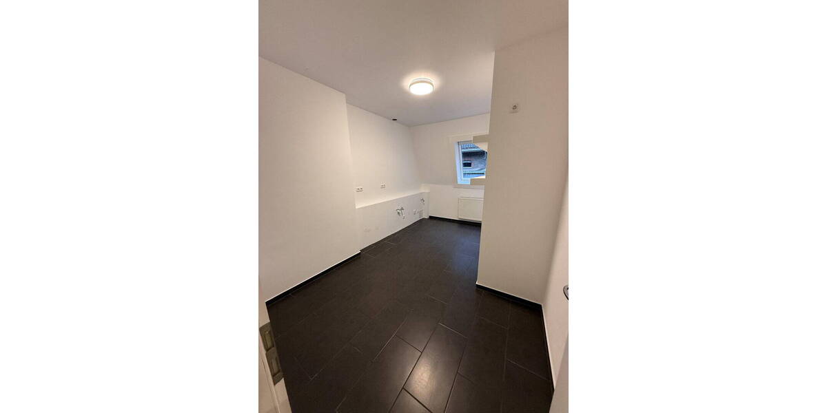 Mehrfamilienhaus, Wohnhaus Wiesbaden Klarenthal - 2 Zimmer, 59 m&sup2;, 818&euro; | Angebot:26411714
