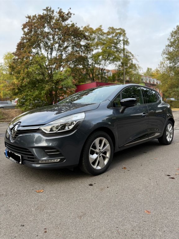 Renault Clio 97.109 km 10.800 € Frankfurt 60314