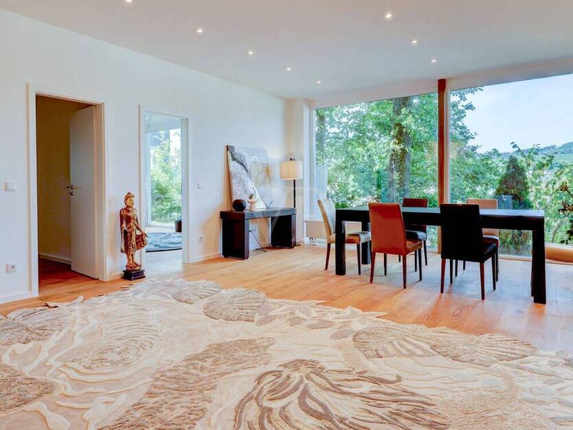 Wohnglück mit Terrasse im Grünen und herrlichem Blick