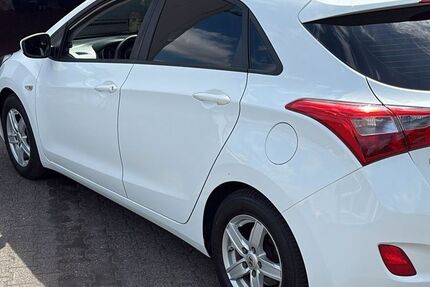 Hyundai i30 121.000 km 7.500 &euro; Selters (Taunus) 65618