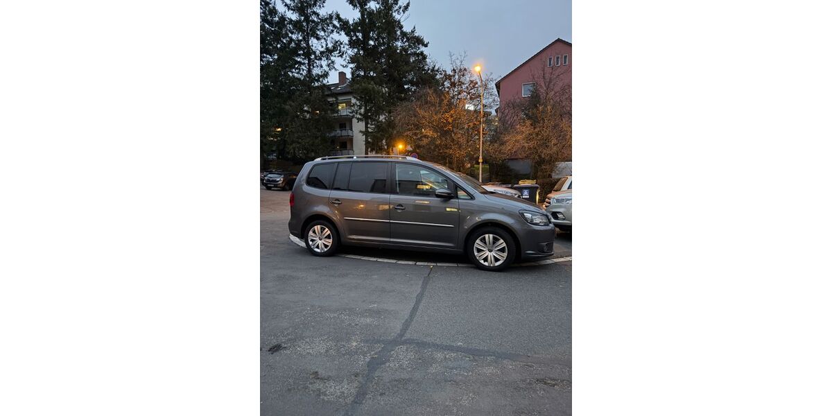 VW Touran 179.500 km 11.900 € Wiesbaden 65189