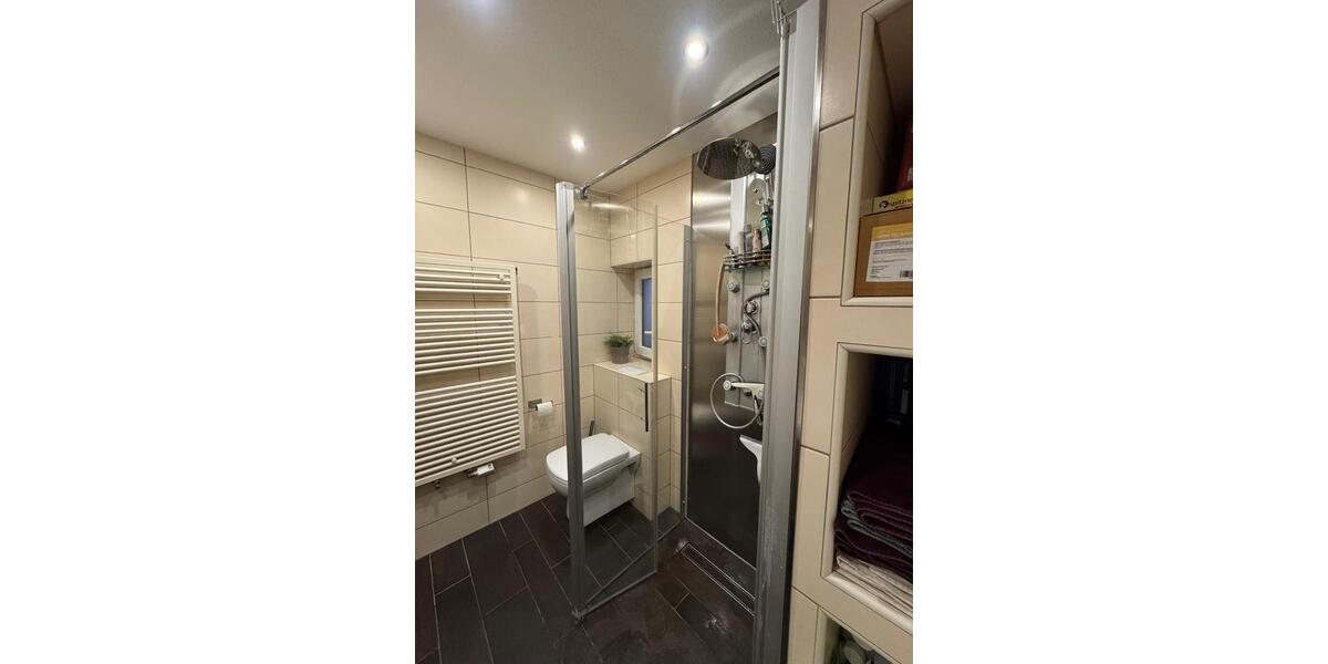 Zentral gelegene Einliegerwohnung zur Miete auch als WG möglich 3 zimmer