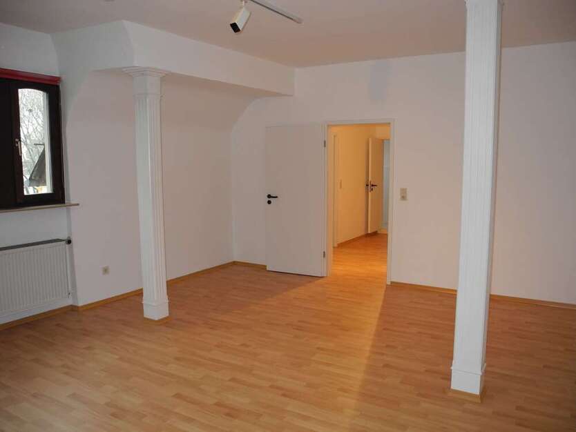 Wohnung zum Mieten in Frankfurt-Höchst 650 € 54 m²