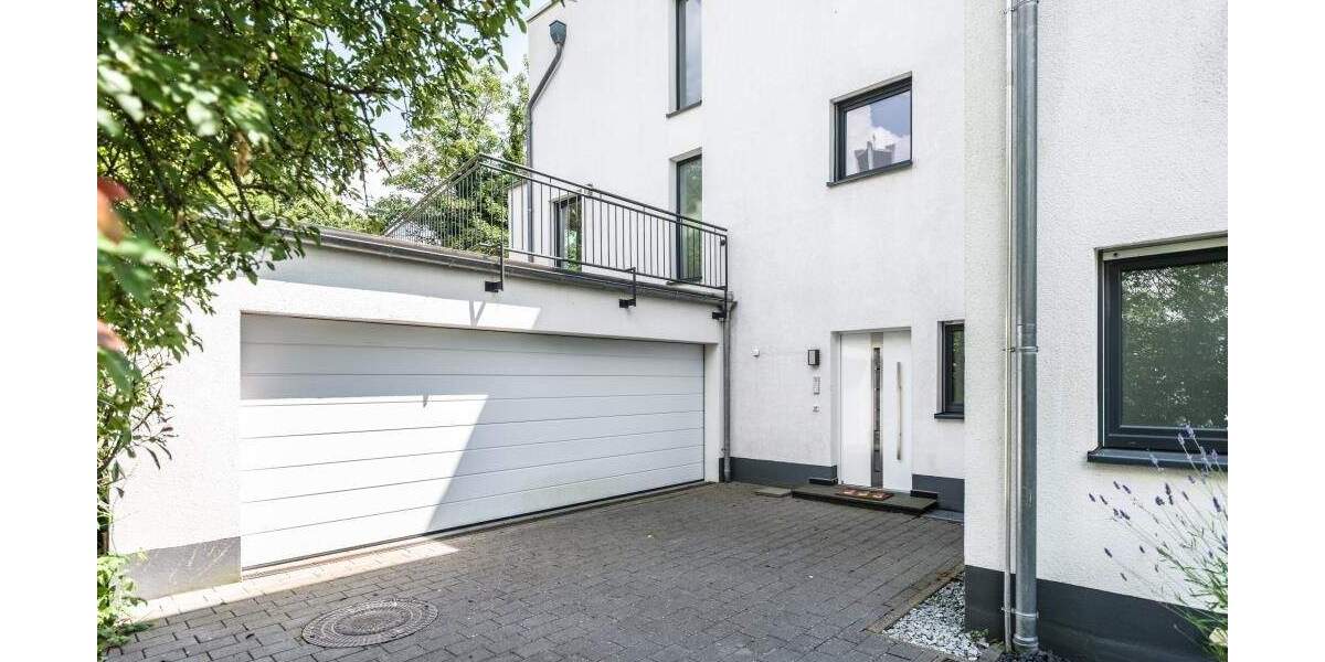 Doppelhaushälfte Wiesbaden Nordost - 6 Zimmer, 252 m&sup2;, 1.935.000&euro; | Angebot:24040897