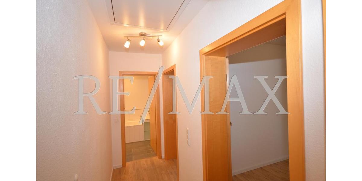 Geräumiges Einfamilienhaus mit Einbauküche und Garten in Wörsdorf- Haustiere willkommen 8 zimmer