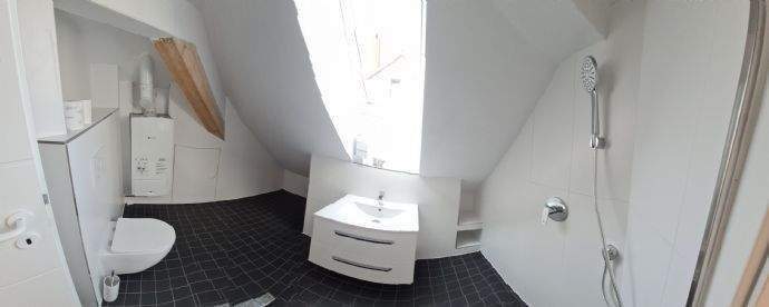 Etagenwohnung Wiesbaden Mainz-Kostheim - 4 Zimmer, 146 m&sup2;, 2.100&euro; | Angebot:25690344