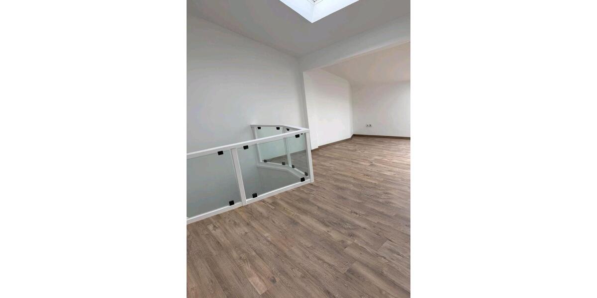 Dachgeschoßwohnung Ingelheim am Rhein - 1 Zimmer, 70 m&sup2;, 1.080&euro; | Angebot:25261107