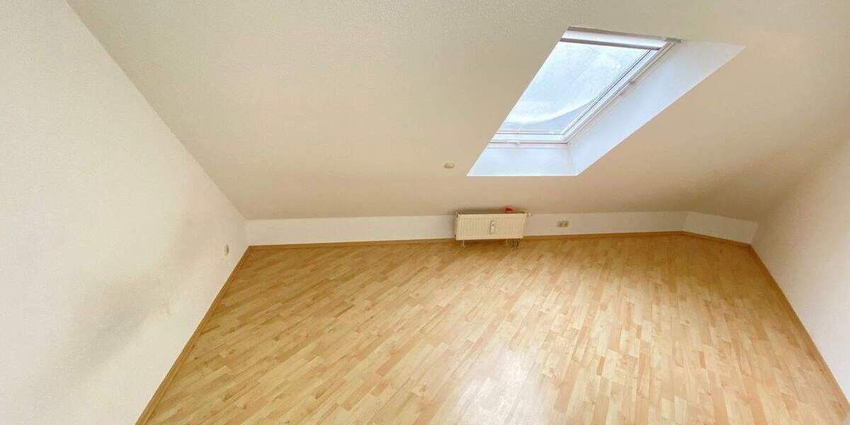 Frisch renoviert: 2-Zimmer Wohnung mit Balkon und Kamin 2 zimmer