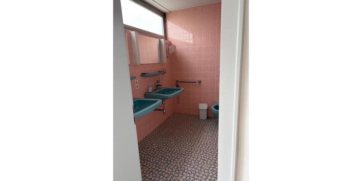 Einfamilienhaus Nackenheim - 8 Zimmer, 280 m&sup2;, 4.100&euro; | Angebot:26285958