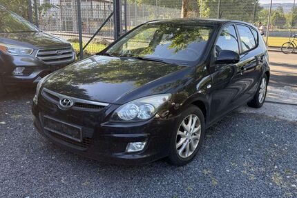 Hyundai i30 221.000 km 998 &euro; Wiesbaden 65197