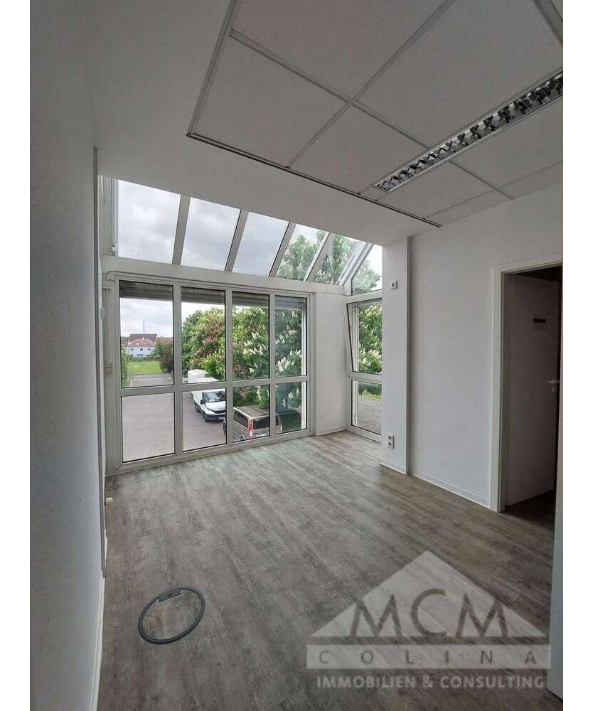 Büro in Frankfurt am Main Niederursel 2.500 € 236.16 m²