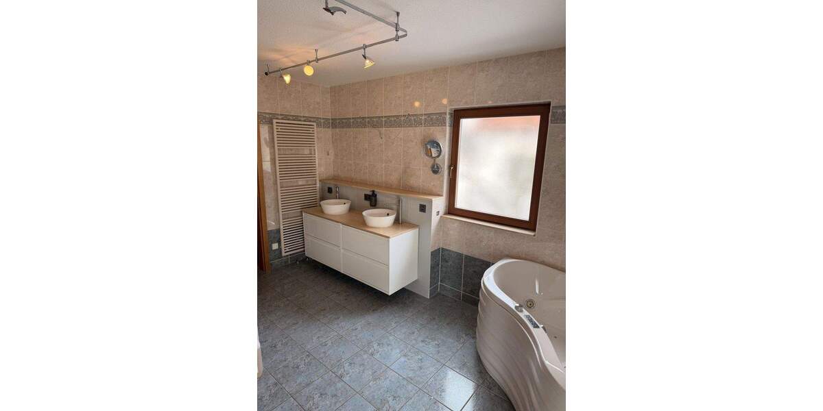 Einfamilienhaus Idstein - 8 Zimmer, 266 m&sup2;, 990.000&euro; | Angebot:25657464