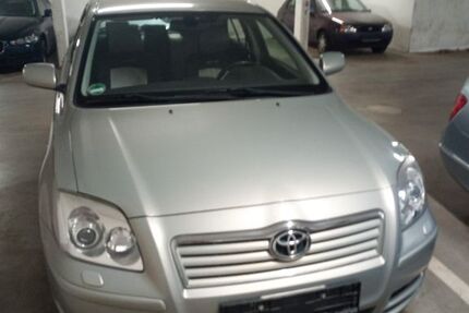 Toyota Avensis 165.000 km 2.000 &euro; Wiesbaden 65187
