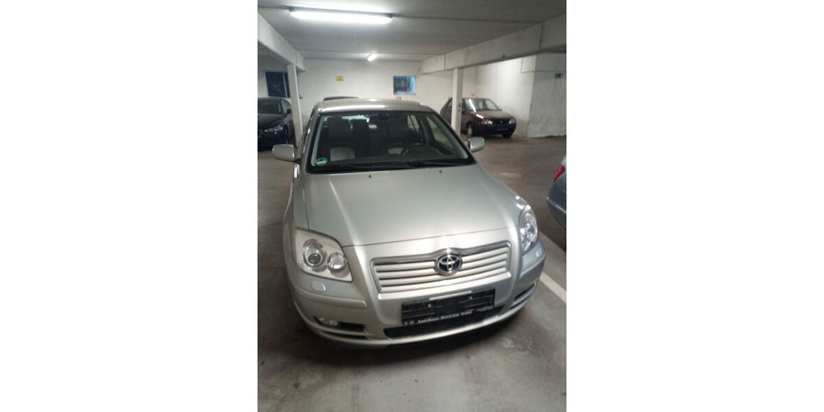 Toyota Avensis 165.000 km 2.000 &euro; Wiesbaden 65187