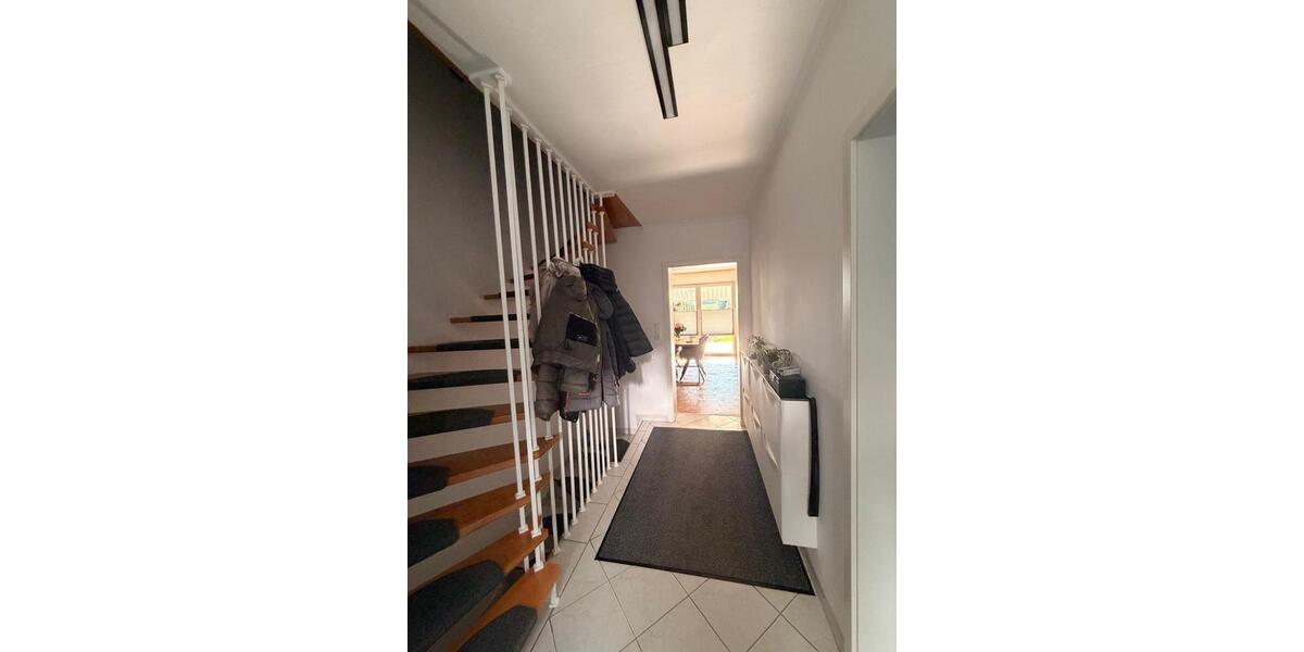 Reihenhaus Kronberg im Taunus - 5 Zimmer, 145 m&sup2;, 2.400&euro; | Angebot:25854922