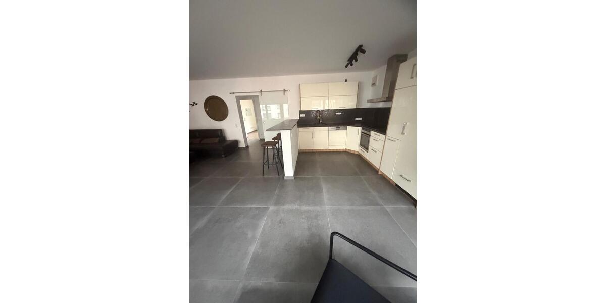 Etagenwohnung Wiesbaden Biebrich - 2 Zimmer, 73 m&sup2;, 310.000&euro; | Angebot:26221786