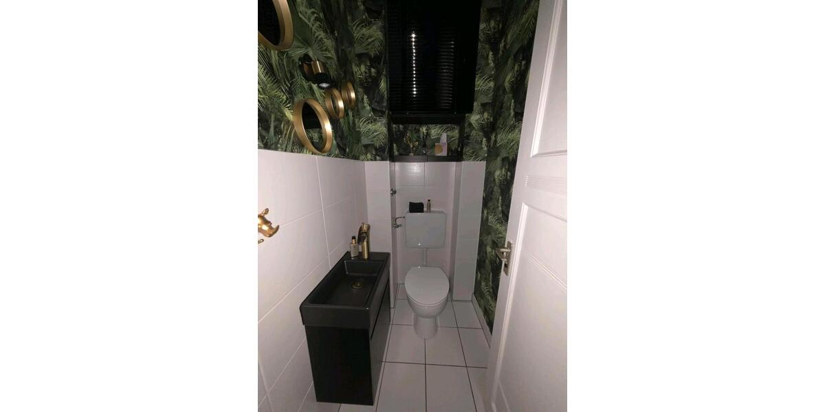 Etagenwohnung Wiesbaden Nordost - 6 Zimmer, 151 m&sup2;, 1.950&euro; | Angebot:25365796