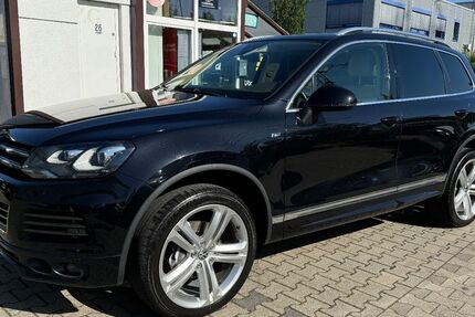 VW Touareg 212.000 km 15.900 € Wiesbaden 65187