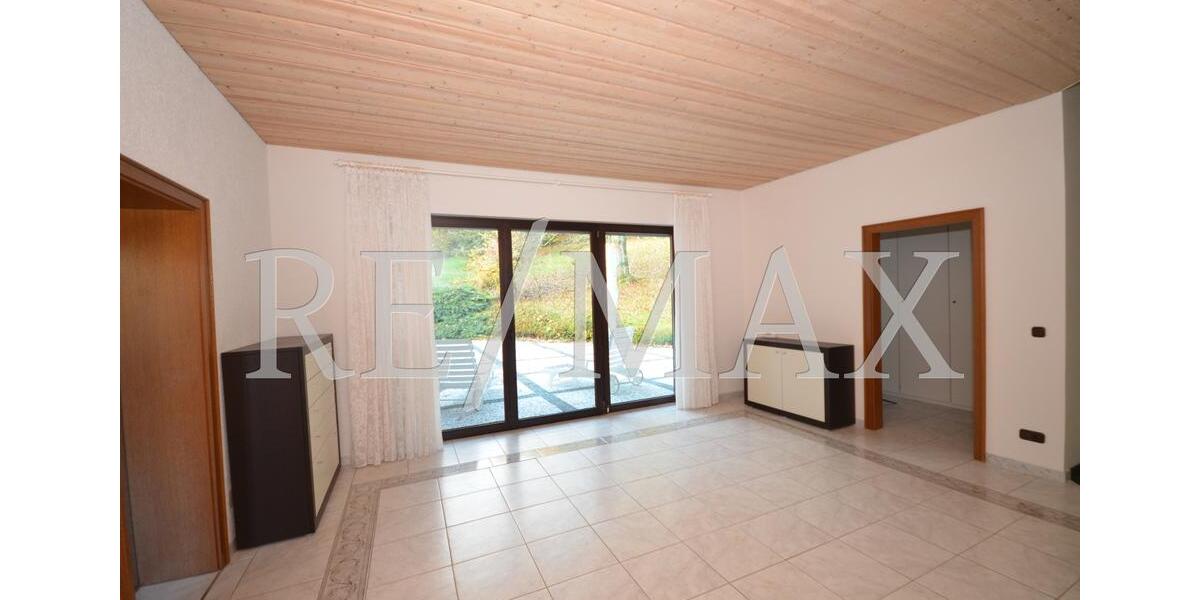 Einfamilienhaus Idstein - 5 Zimmer, 185 m&sup2;, 1.800&euro; | Angebot:26065494
