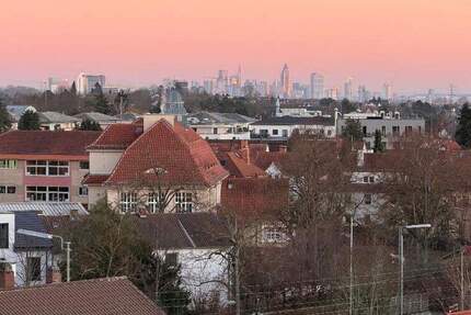 BüroPraxisfläche ca. 100 qm in Bad Soden kernsaniert, Bahnhofnähe, bis zu 4 KFZ Stellpl. zimmer