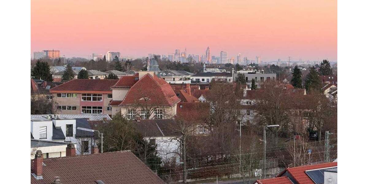 BüroPraxisfläche ca. 100 qm in Bad Soden kernsaniert, Bahnhofnähe, bis zu 4 KFZ Stellpl. zimmer
