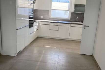 Haus Mörfelden-Walldorf Walldorf - 5 Zimmer, 160 m&sup2;, 2.100&euro; | Angebot:26505023