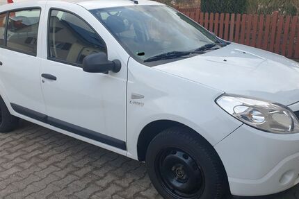 Dacia Sandero 221.500 km 1.999 &euro; Ingelheim 55218