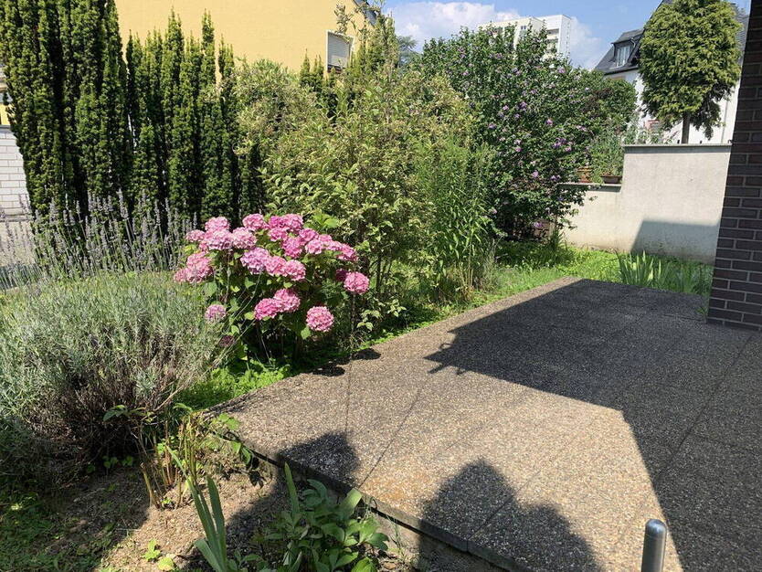 lichtdurchflutete 2-Zimmerwohnung mit Terrasse, Stadtteil Niederursel 2 zimmer