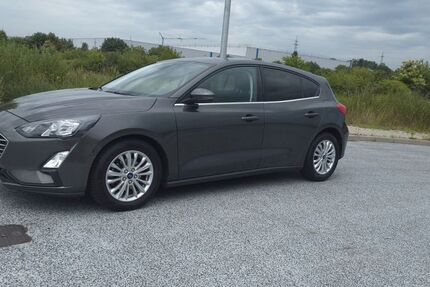 Ford Focus 80.000 km 12.850 &euro; Wiesbaden 65203