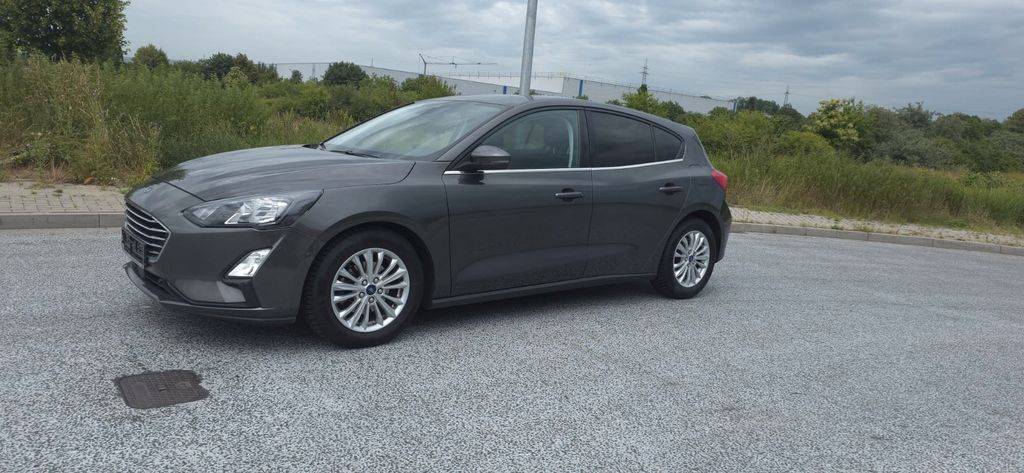 Ford Focus 80.000 km 12.850 &euro; Wiesbaden 65203