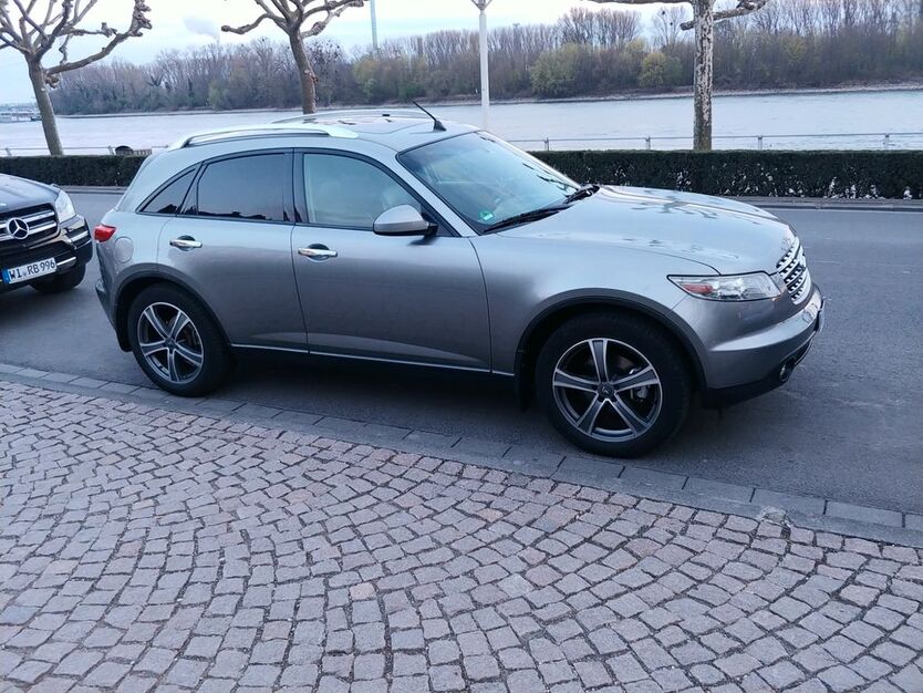 INFINITI FX 219.000 km 7.500 € Wiesbaden 65183