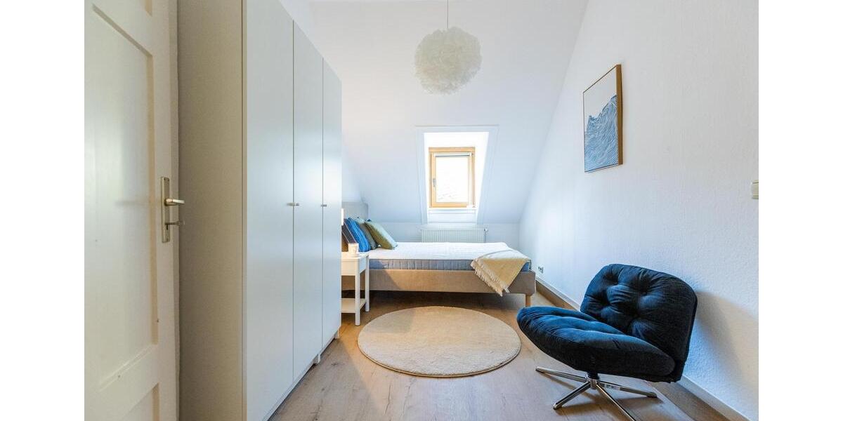 Dachgeschoßwohnung Wiesbaden Südost - 2 Zimmer, 42 m&sup2;, 795&euro; | Angebot:26338111