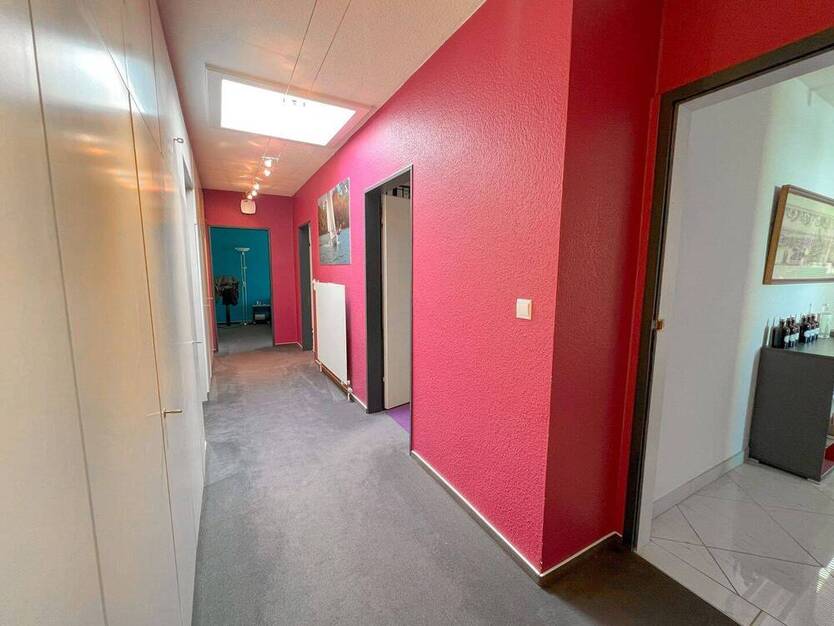 Bungalow auf sehr großzügigem Grundstück - Film ansehen!