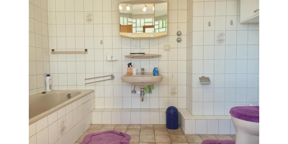 DOGS WELCOME IN DUPLEX HOME! Cozy house with fitted kitchen and spacious courtyard 4 zimmer