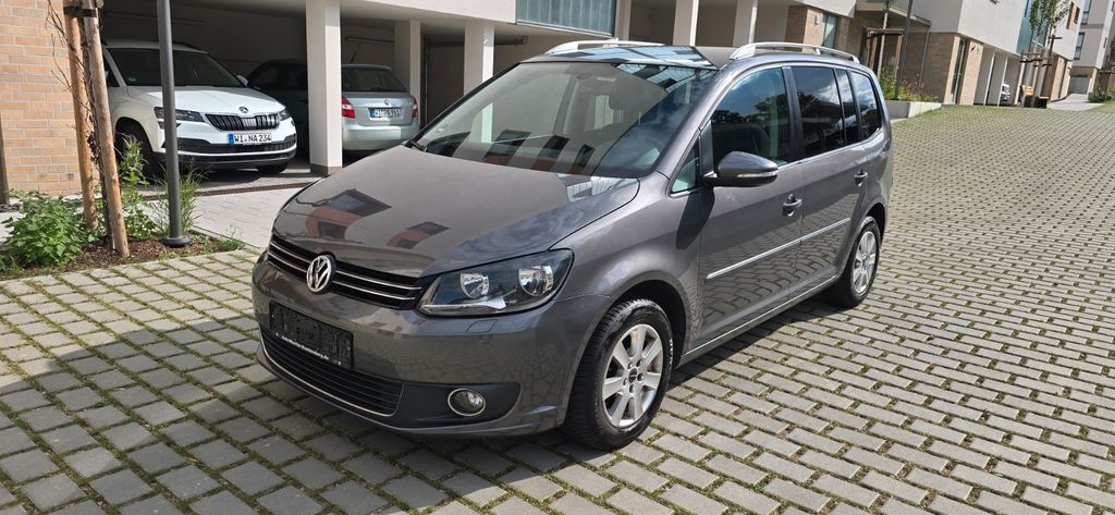 VW Touran 195.000 km 6.999 € Wiesbaden 65199