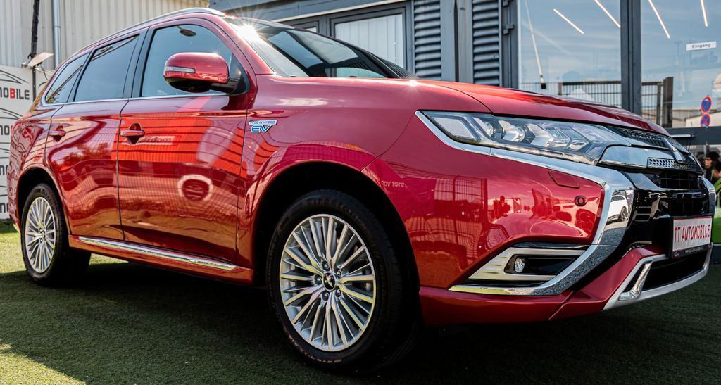 Mitsubishi Outlander 95.196 km 17.499 &euro; Rüsselsheim 65428