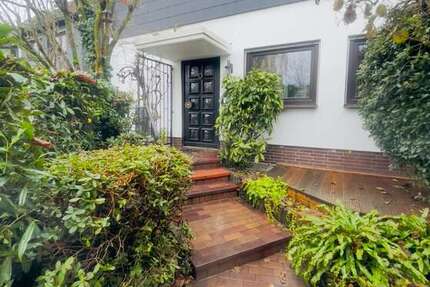 Haus Eschborn - 4 Zimmer, 120 m&sup2;, 2.500&euro; | Angebot:23876973