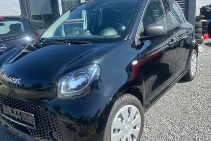 Smart ForFour 8.976 km 8.900 € Raunheim 65479