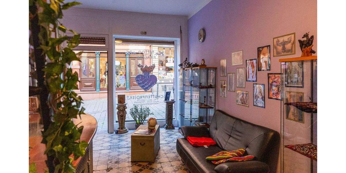 Mehrfamilienhaus mit zwei Gewerbeeinheiten in zentraler Innenstadtlage 2 zimmer