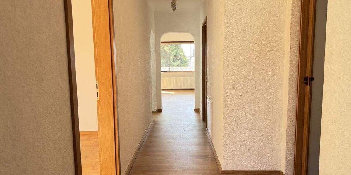 Etagenwohnung Steinbach (Taunus) - 3 Zimmer, 85 m&sup2;, 1.200&euro; | Angebot:25837333