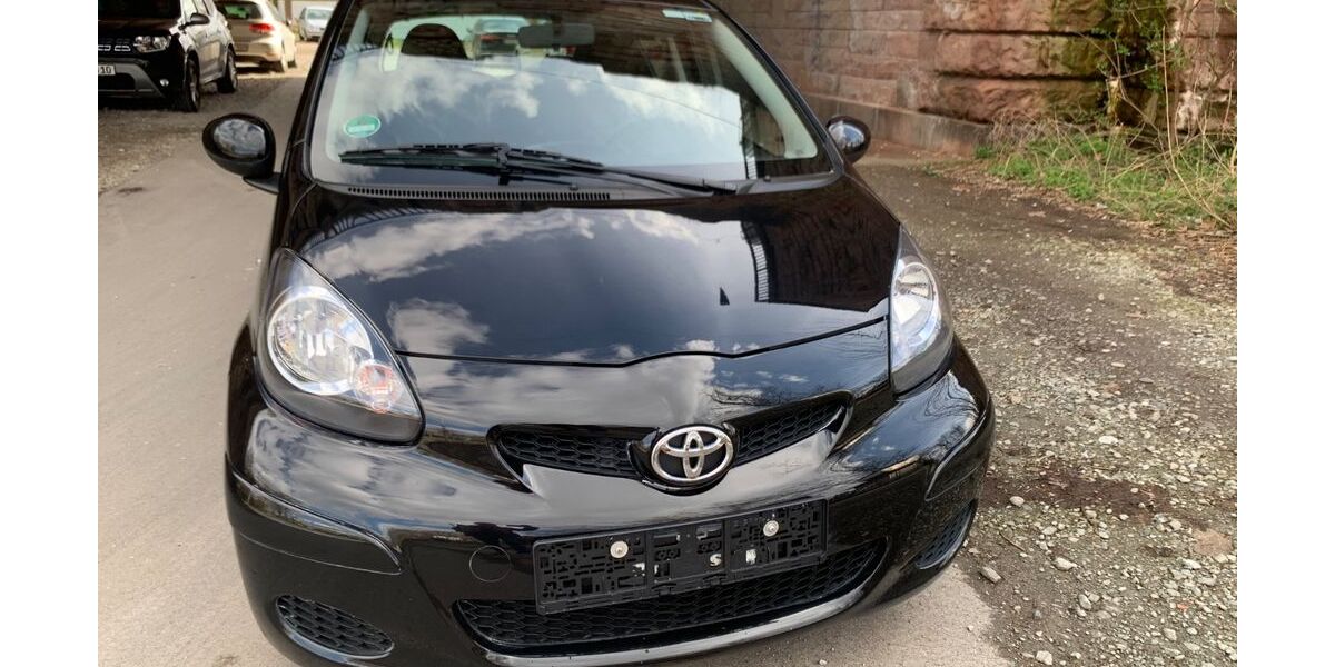 Toyota Aygo (X) 89.413 km 3.499 &euro; Mainz-Kastel 55252