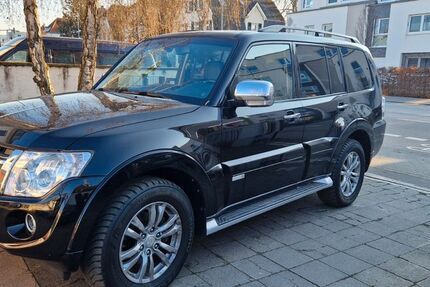 Mitsubishi Pajero 117.890 km 26.900 &euro; Mainz-Kostheim 55246