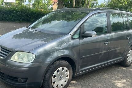 VW Touran 294.000 km 1.497 &euro; Rüsselsheim 65428
