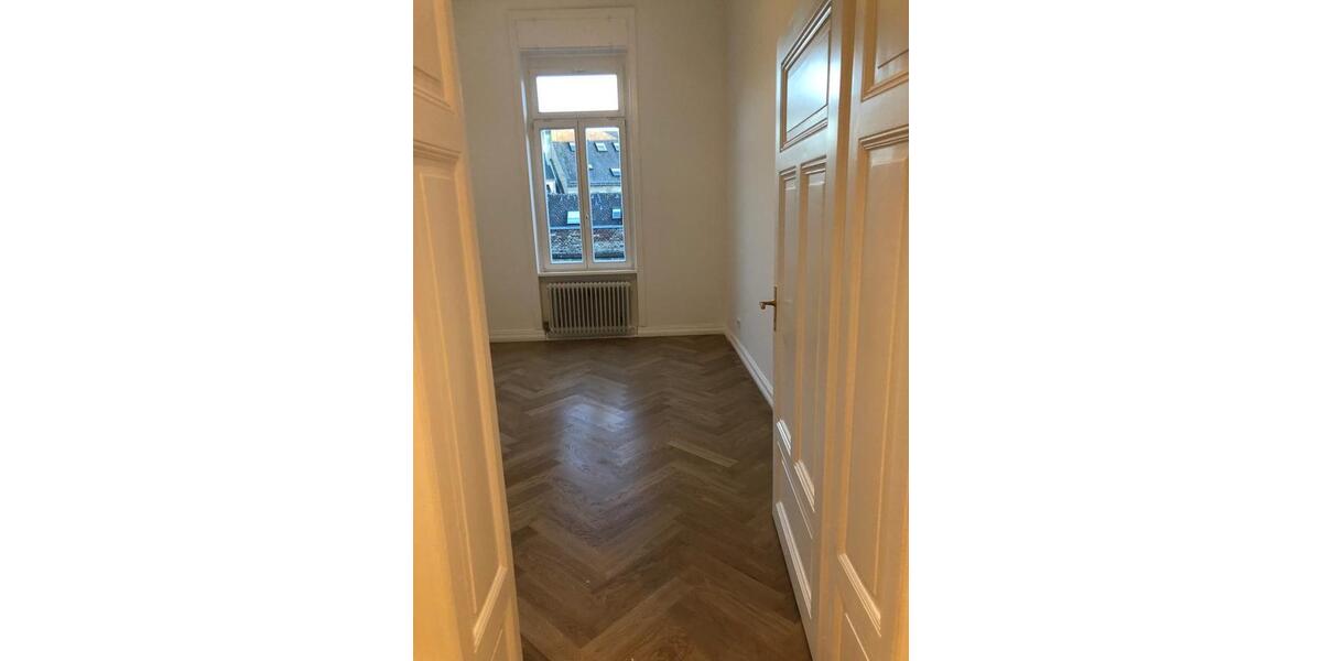 Etagenwohnung Wiesbaden Klarenthal - 5 Zimmer, 125 m&sup2;, 2.200&euro; | Angebot:26404973