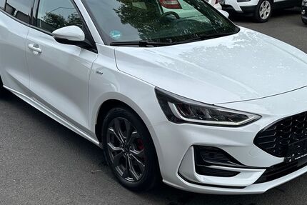 Ford Focus 31.400 km 17.500 € Wiesbaden 65203