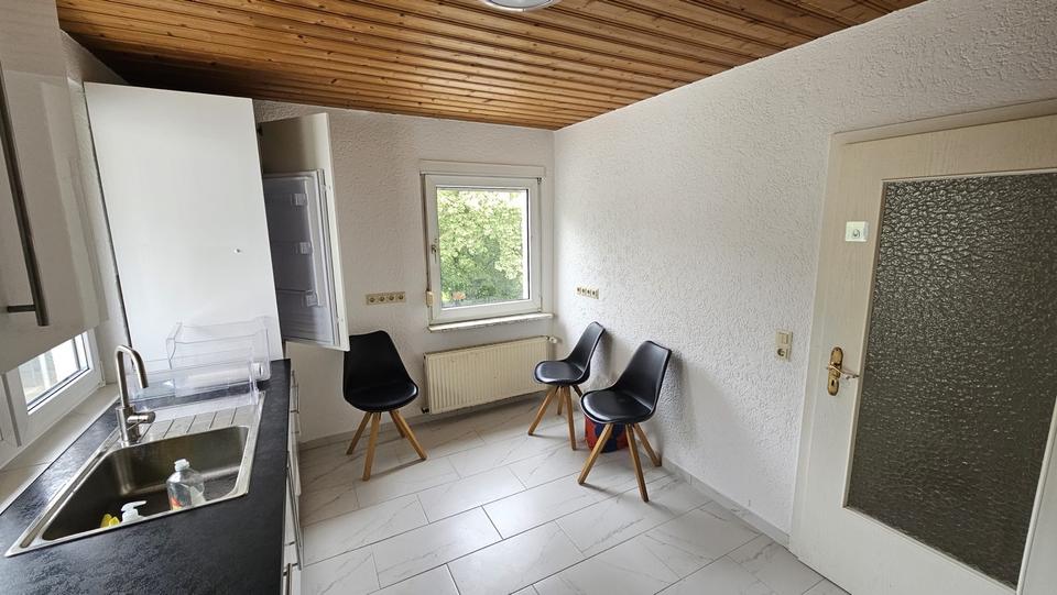 Etagenwohnung Wiesbaden Biebrich - 4 Zimmer, 103 m&sup2;, 1.600&euro; | Angebot:26481546