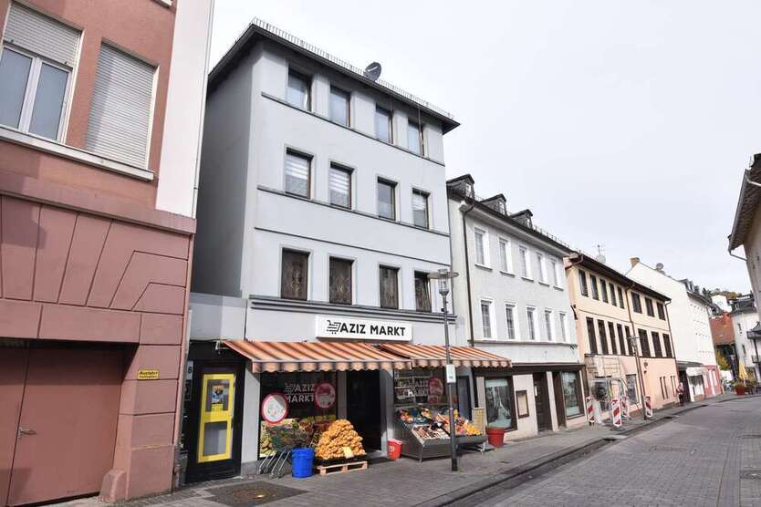 Haus zum Kaufen in Bad Schwalbach 450.000 € 306 m²