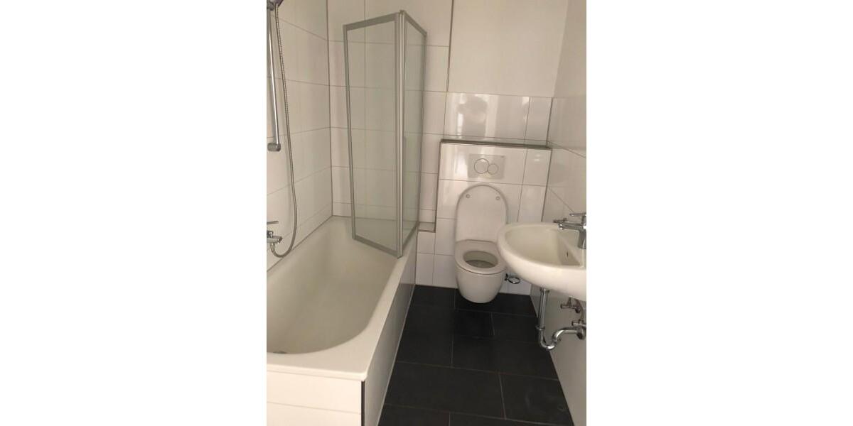 Gemütliche 2-Zimmer-Souterrainwohnung mit Terrasse und Einbauküche 2 zimmer