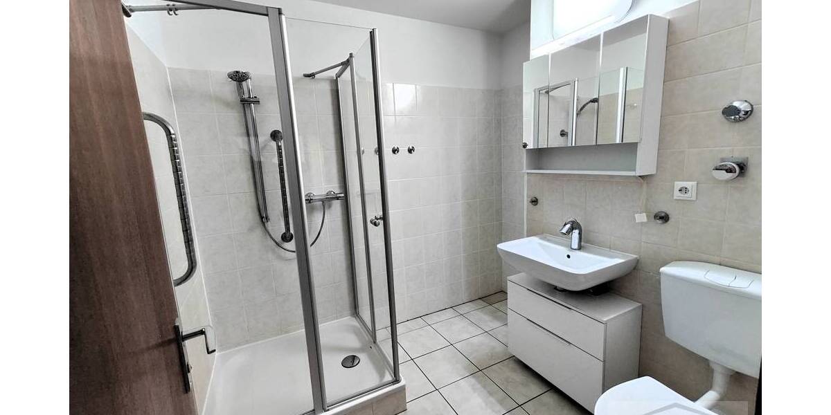 Etagenwohnung Wiesbaden Biebrich - 2 Zimmer, 69 m&sup2;, 279.000&euro; | Angebot:26730948